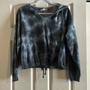 Pink rose size medium blue Tye dye slight crop sweatshirt